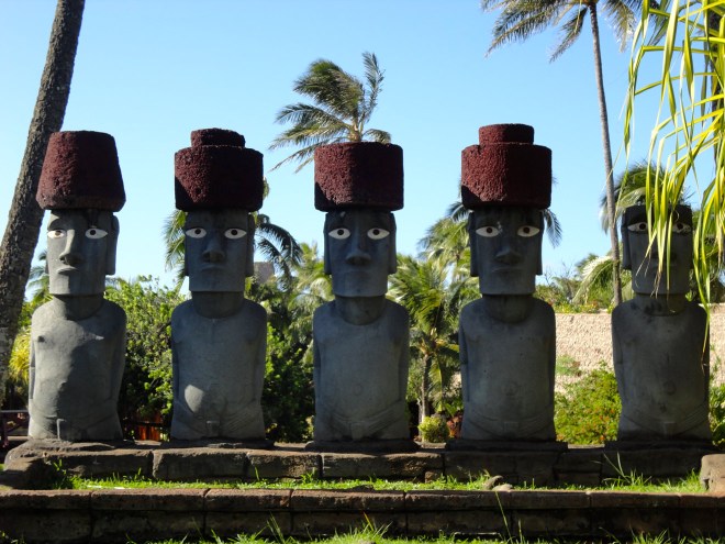 polynesian-cultural-center-rapa-nui-stone-statues